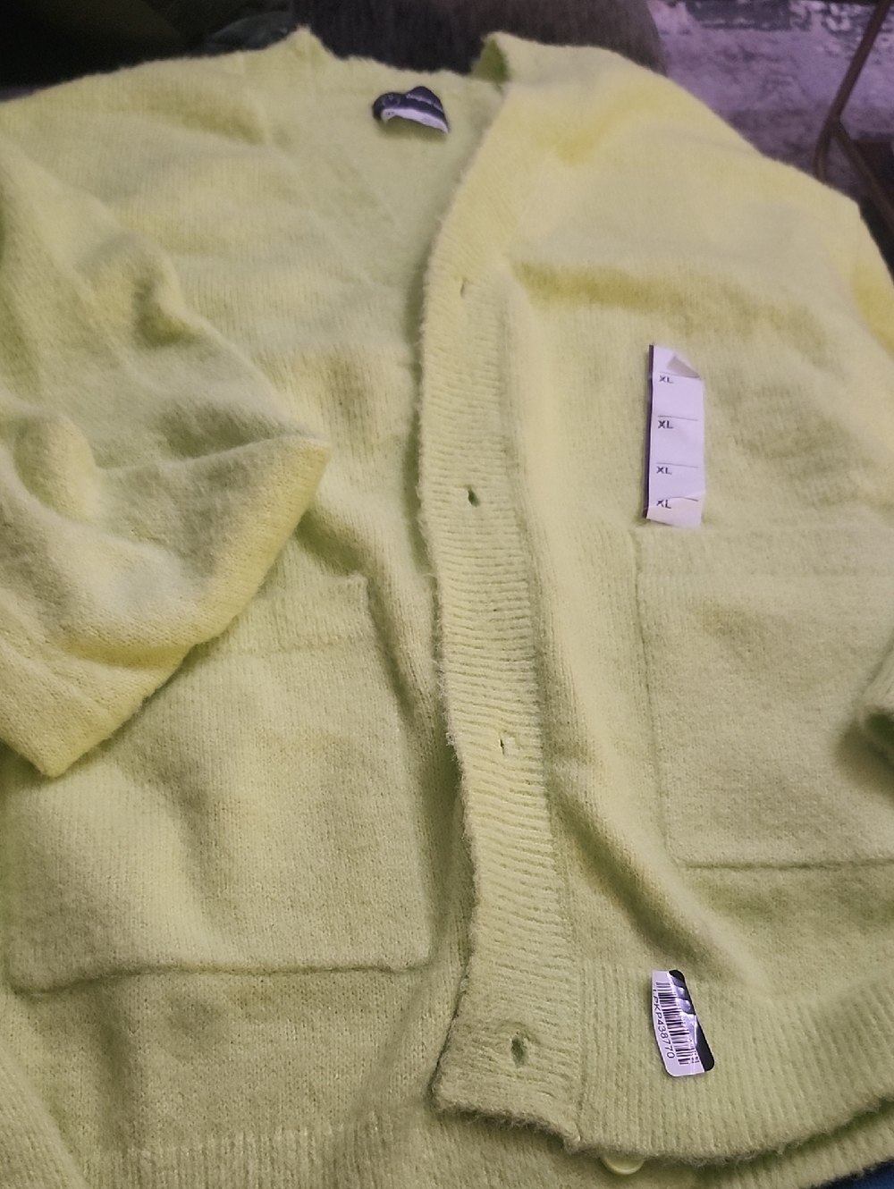 Original Use New Soft Chartruese Cardigan Women's V-Neck Sweater W/pockets Sz.XL - Picture 9 of 10
